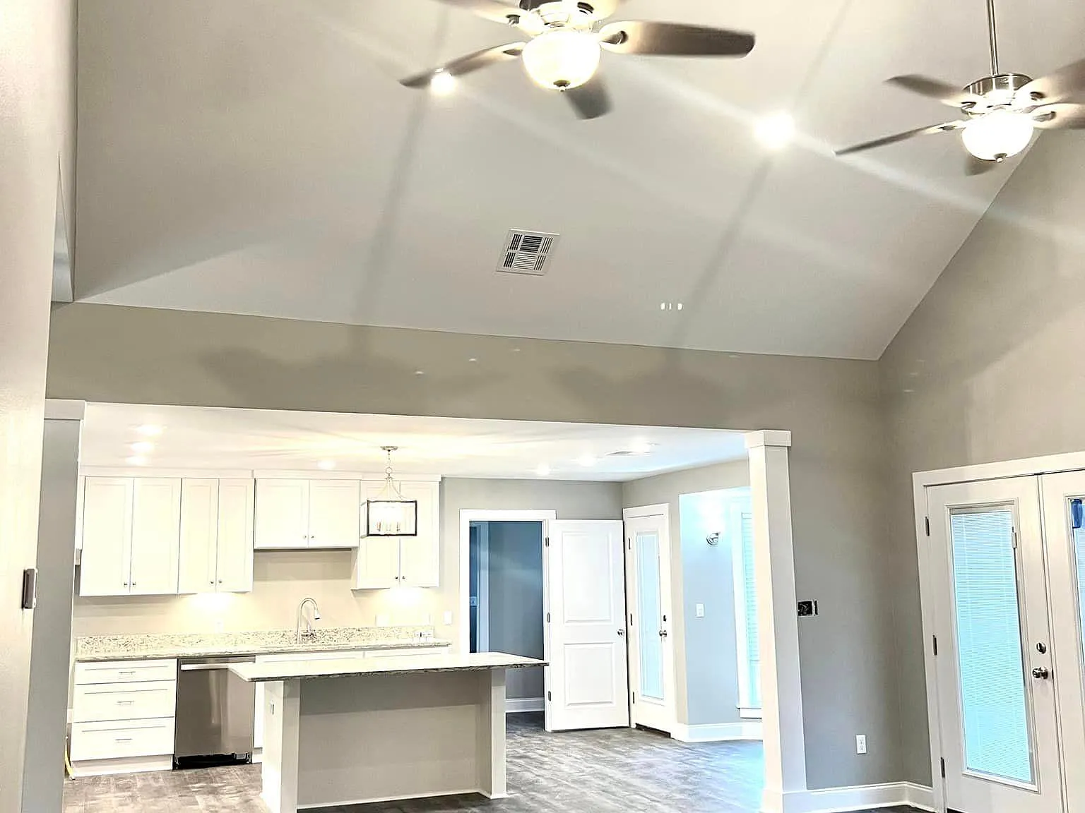 4 bed, 2600 sqft, $2,250 — Photo 3
