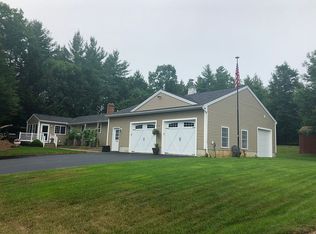 214 Raymond Rd, Nottingham, NH 03290