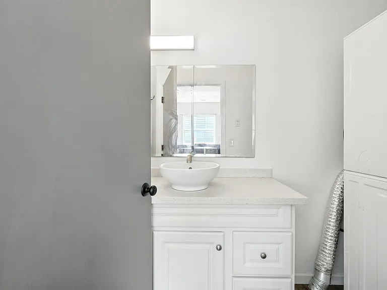 10033 N Lombard St — Photo 18