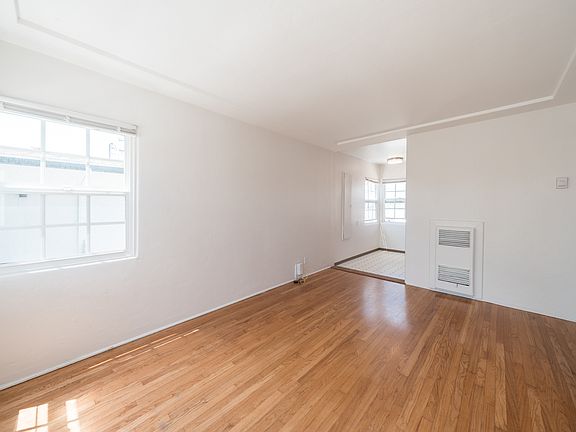 4th image of 4872 Niagara Ave