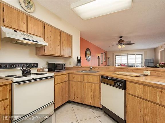 5th image of 2221 Cypress Island Dr Unit 6