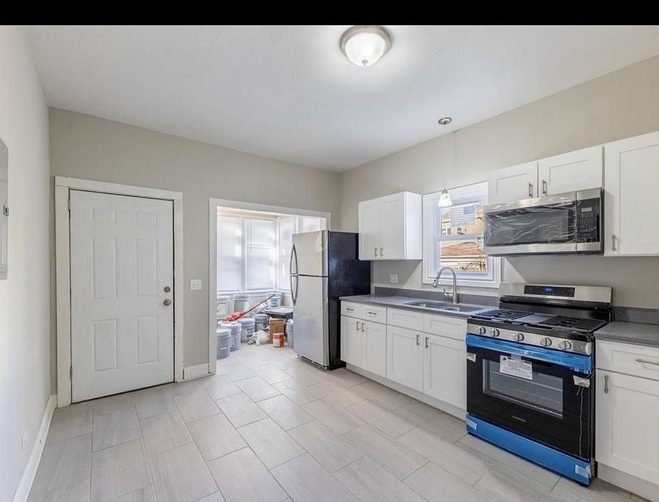 1st image of 3039 W 40th Pl #1