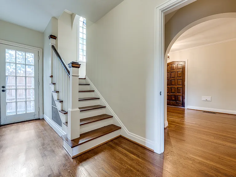 4329 Lorraine Ave — Photo 7