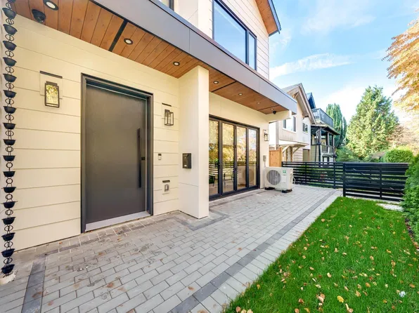 2686 McGill St #1, Vancouver, BC V5K 1H3