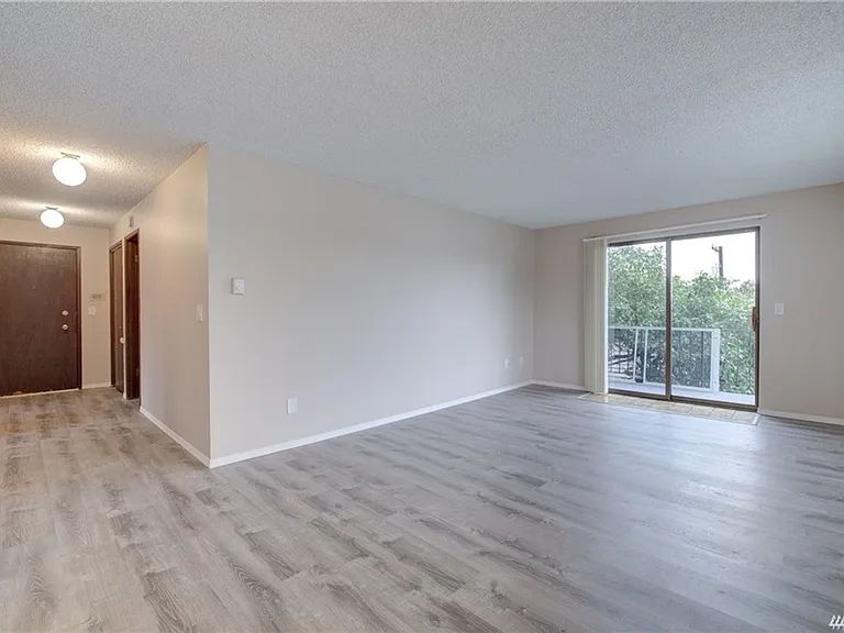 707 N 85th Street — Photo 9