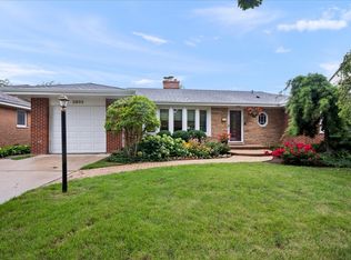 3805 W Jarlath St, Lincolnwood, IL 60712