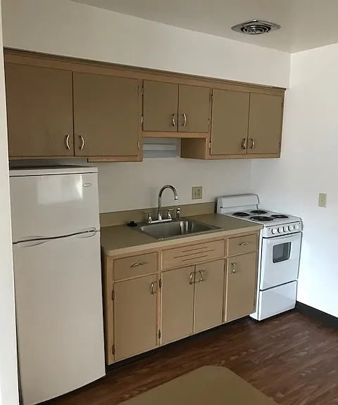 950 Glenview Ave #2 — Photo 2