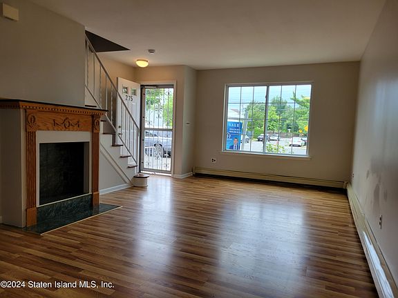 3rd image of 275 Mosel Ave