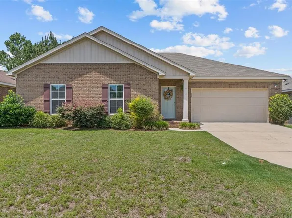 104 Erie Dr, Dothan, AL 36301