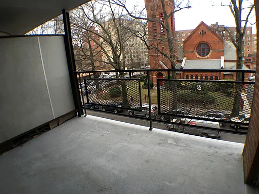 Rented by Kew Forest Realty Inc | media 23