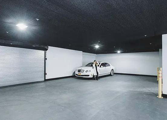 Rented by R New York | media 16