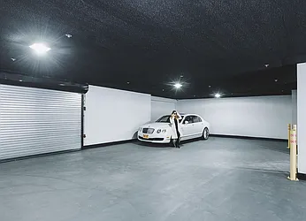 Rented by R New York