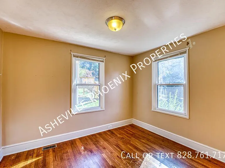 8 Enka Oak St — Photo 12