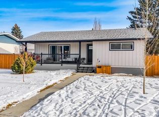 92 2a St W, High River, AB T1V1G6