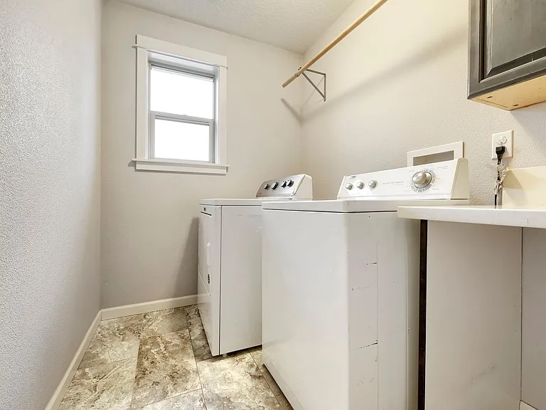 6020 SE Raymond St — Photo 25