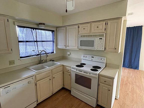 4th image of 2211 El Dorado Ave