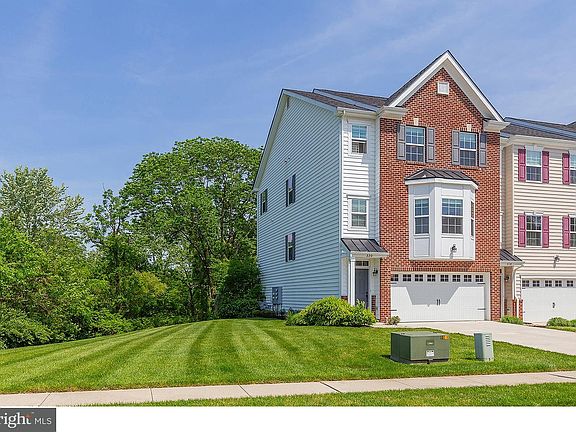 2nd image of 320 Dogwood Dr #320