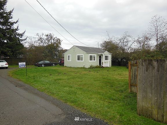 5th image of 6017 57th Drive NE