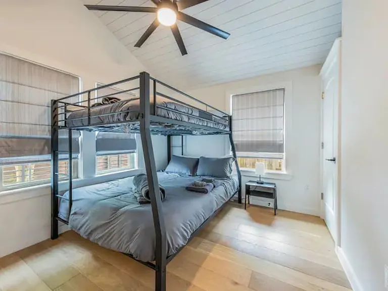 2319 Santa Rita St — Photo 21