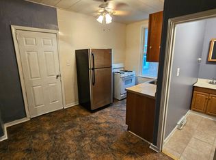 714 1/2 Pittsburgh St, Scottdale, PA 15683