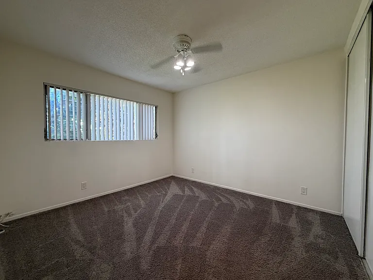 5011 Maplewood Ave #8 — Photo 7