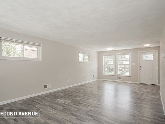 2nd image of 434 Garden City Dr