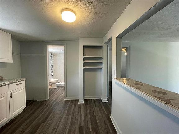 5th image of 920 Selkirk St #1