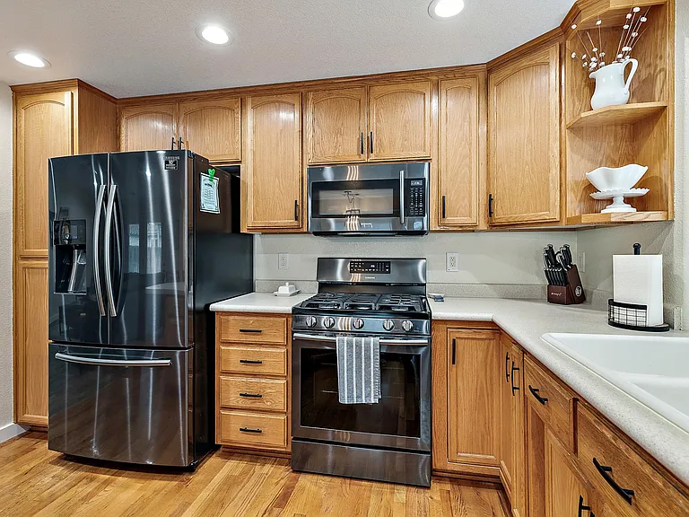 2327 Jeremy St — Photo 20