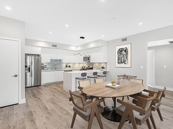 2nd image of 5820 La Mirada Ave #304