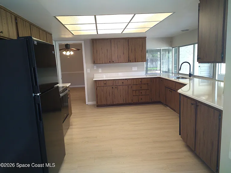 530 Rio Ln — Photo 6