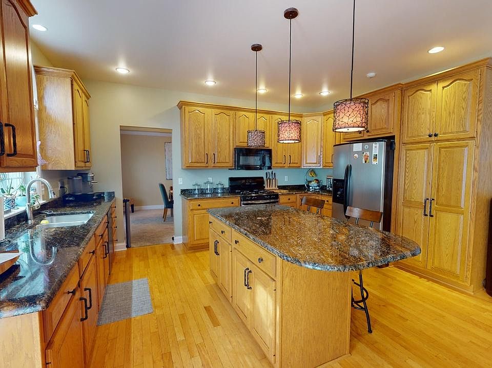 2nd image of 161 Claravista Dr