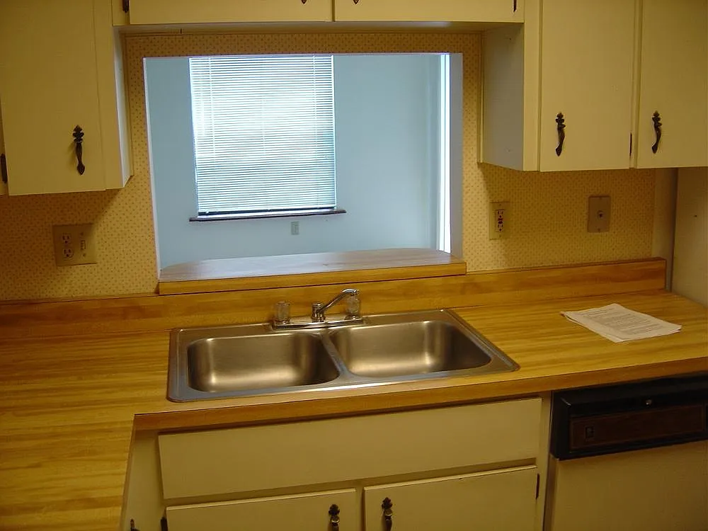 2 bed, 924 sqft, $1,300 — Photo 2