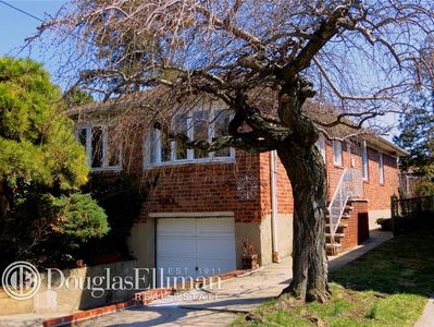 4325 Auburndale Ln, Flushing, NY, 11358