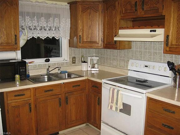 2nd image of 26921 Elinore Ave