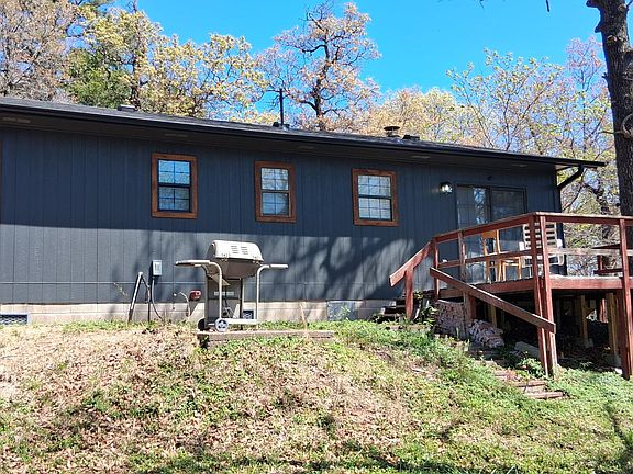 5th image of 1029 Country Club Rd