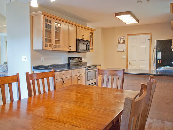 3rd image of 604 Gill Ln