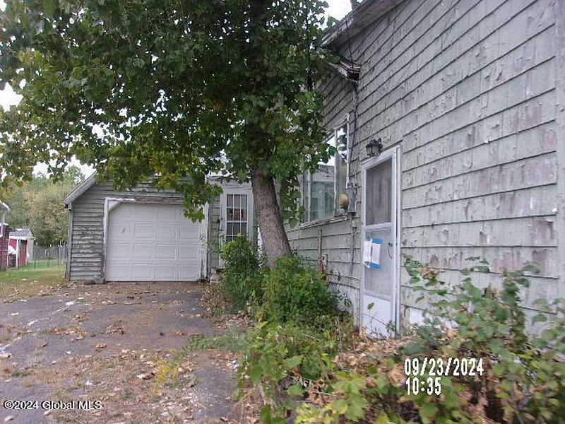 4th image of 759 Sacandaga Road