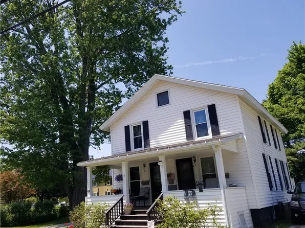 10 Evans St, Mayville, NY 14757