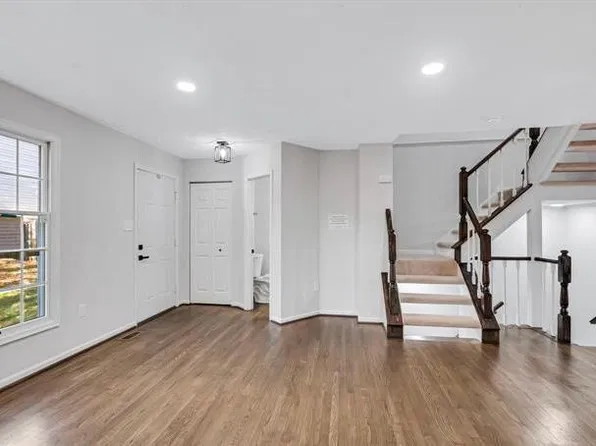 3 Sky Blue Ct, Germantown, MD 20874