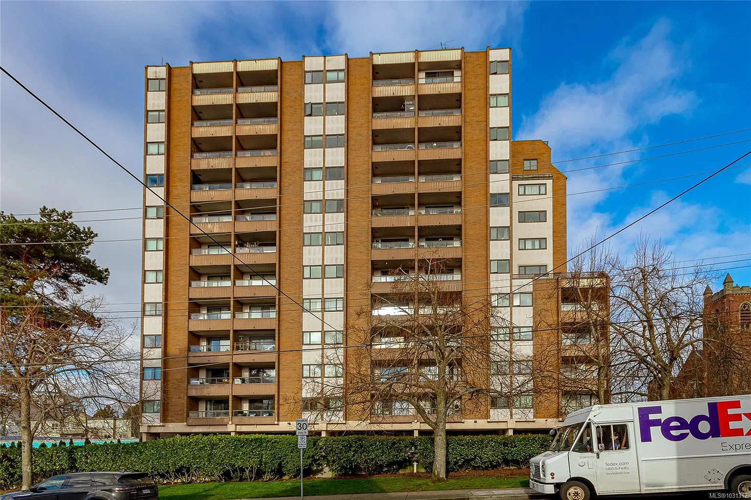 1630 Quadra St #1109 photo 1