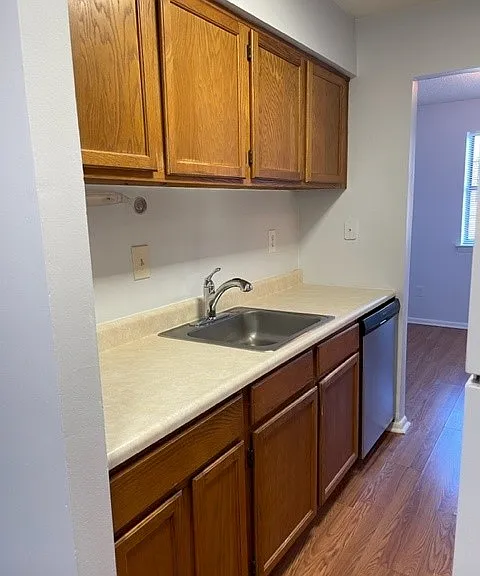 2409 Pond View Dr — Photo 14
