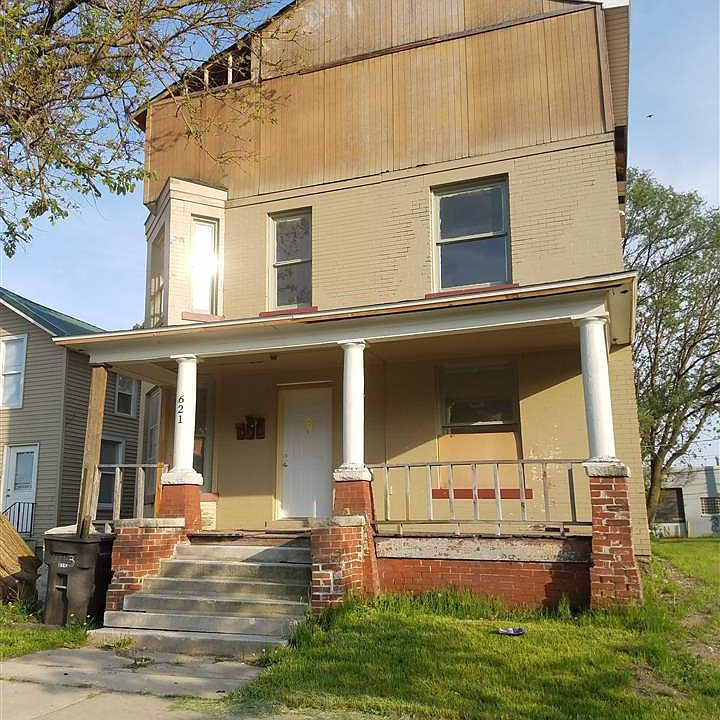 1st image of 621 W Marion St
