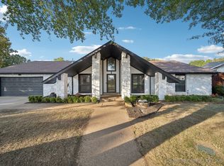 2527 W 68th Pl, Tulsa, OK 74132