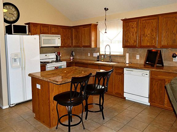 3rd image of 2625 San Marcos Dr
