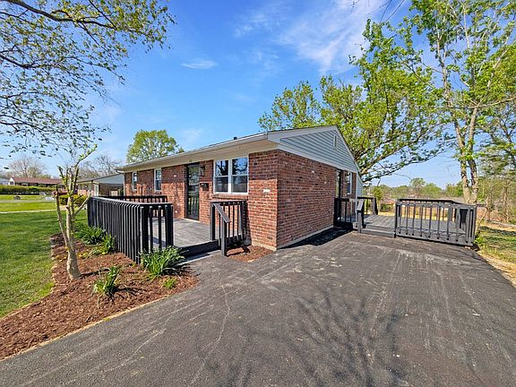 4th image of 310 Birch Dr
