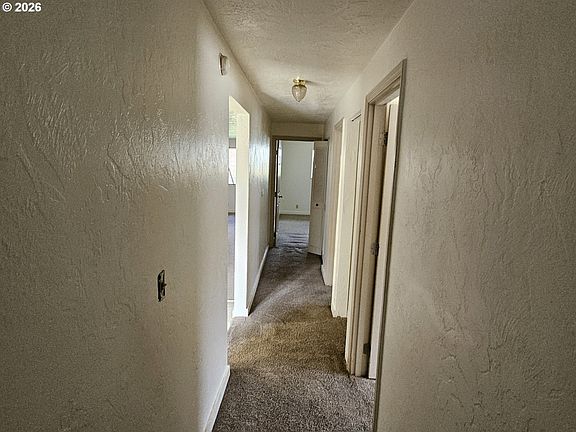 3rd image of 684/686 W Quinalt St