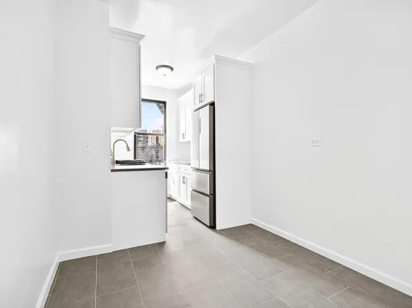 190 East Mosholu Parkway South image 12 of 36