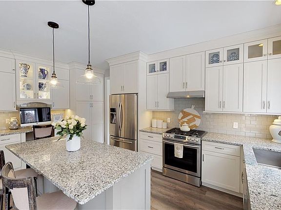 5th image of 9224 Aaron Ln