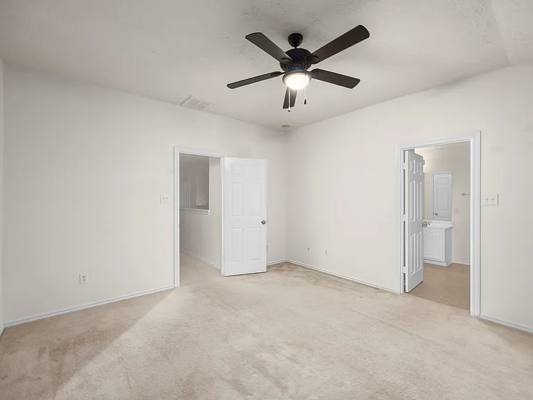 12475 Saratoga Woods Ln — Photo 17