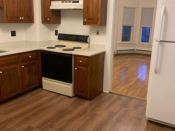 5th image of 25 Pearl St #25A